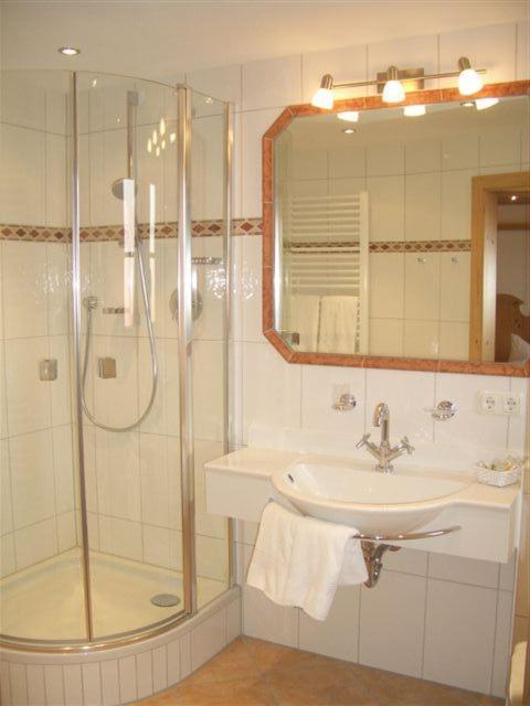 Gasthof&Hotel Jägerwirt Aufhofen Zimmer foto